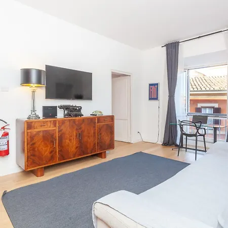 Trastevere Art & Leisure Bertani 26 *
